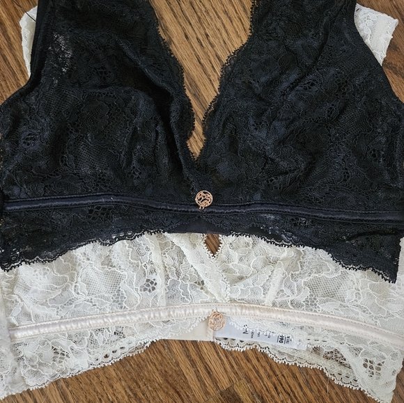 2 lace bralettes - Picture 6 of 8